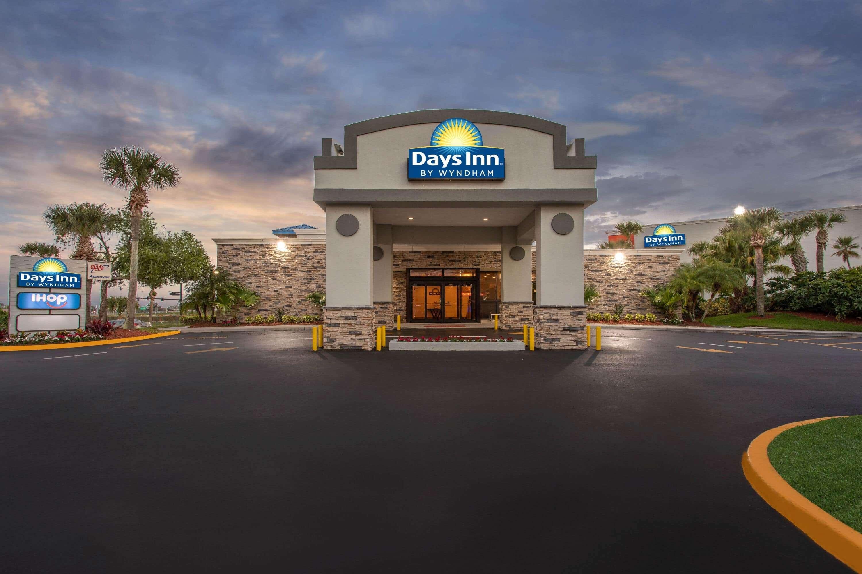 Days Inn By Wyndham Orlando Conv. Center/International Dr Williamsburg Exterior photo