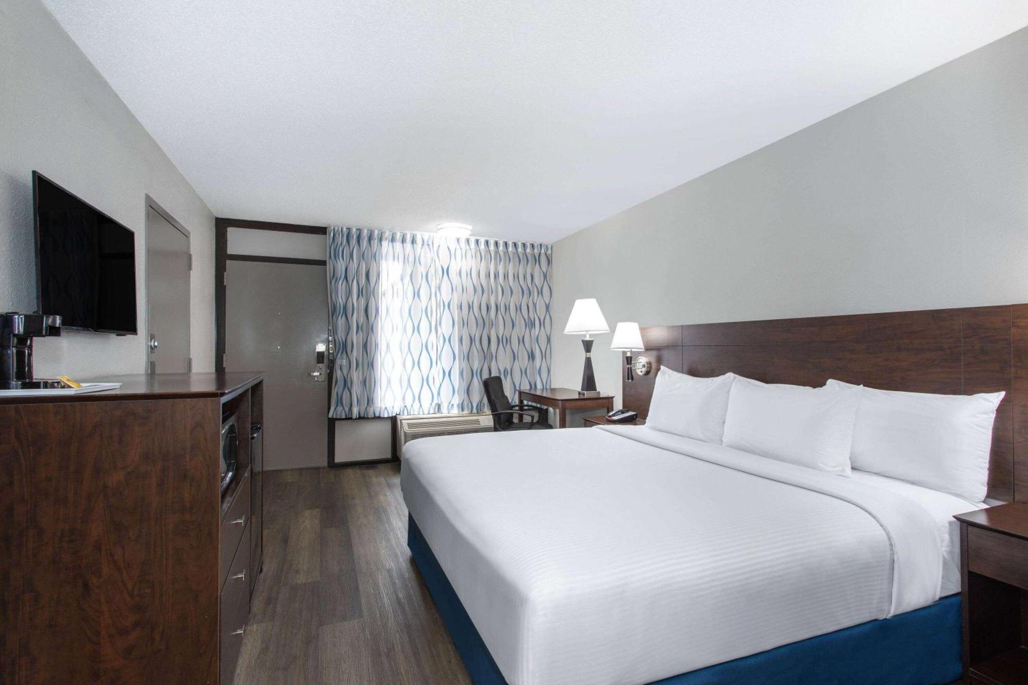 Days Inn By Wyndham Orlando Conv. Center/International Dr Williamsburg Exterior photo