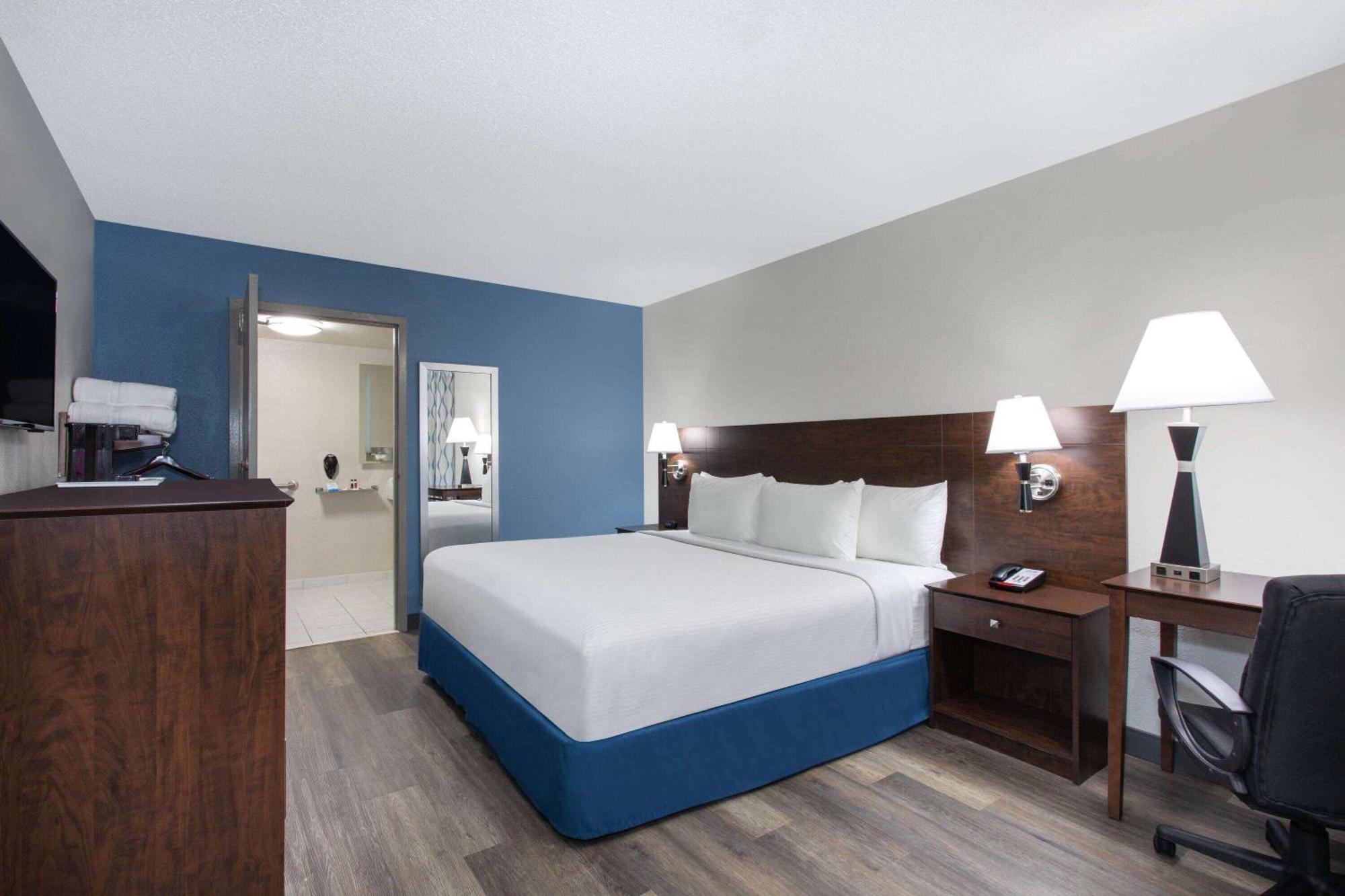Days Inn By Wyndham Orlando Conv. Center/International Dr Williamsburg Exterior photo